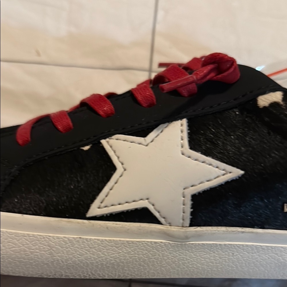 Vintage Havana Black and White Star Sneakers with Red Laces Size 8.5 - Picture 5 of 8